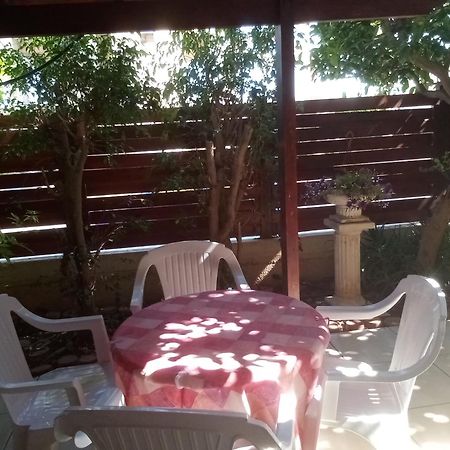 Green Patio Larnaca Exteriör bild