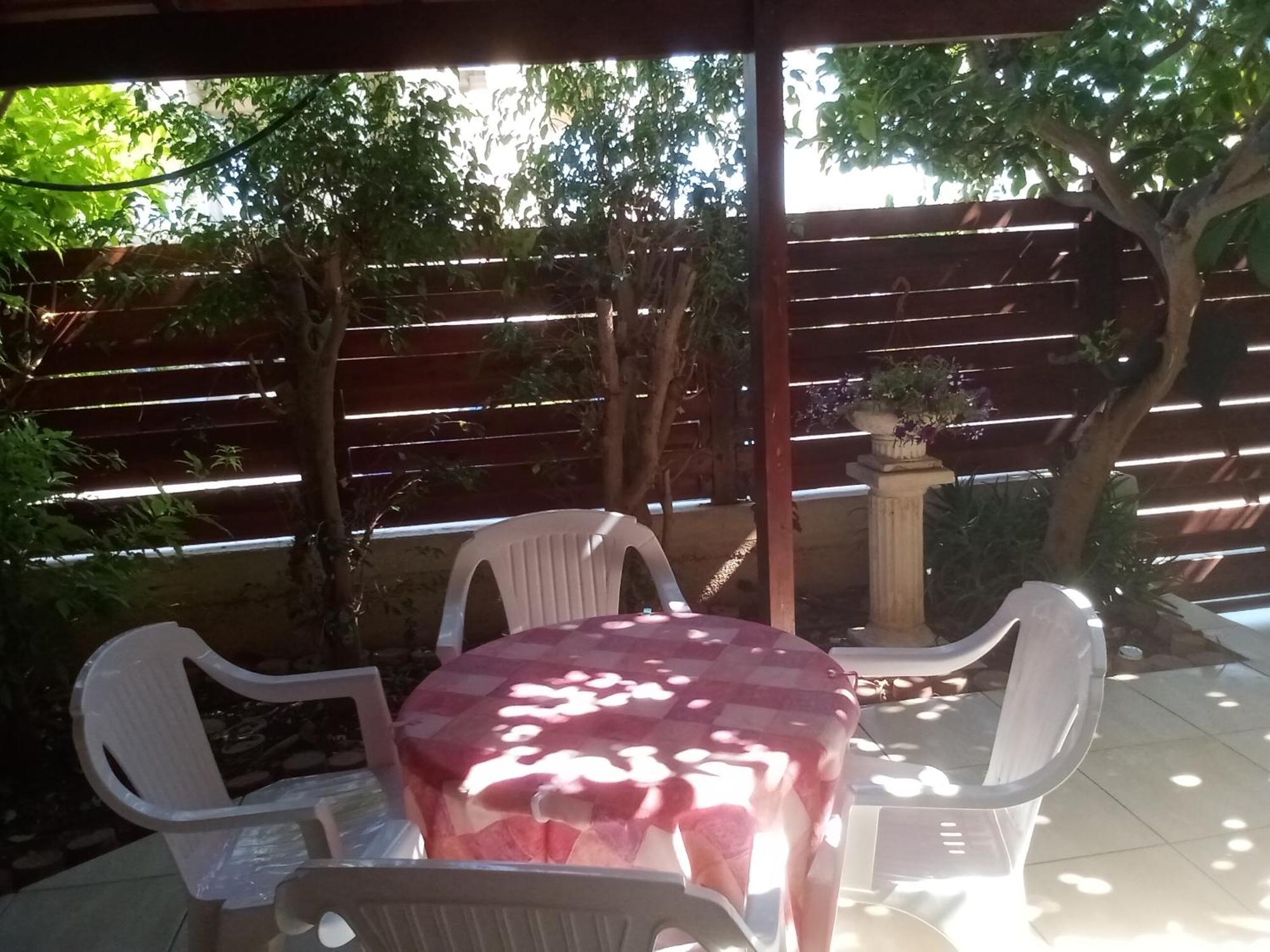 Green Patio Larnaca Exteriör bild